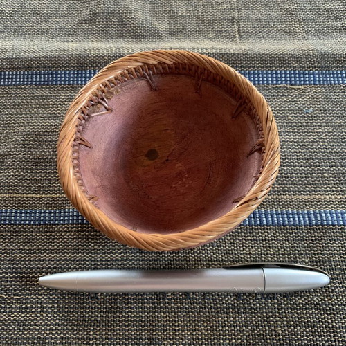 Set of three small handmade bowls in wood and rattan like new