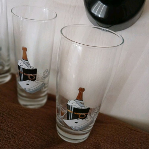 Cocktail set with 2 glasses and shaker new