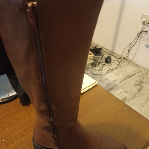 Brown knee boots like new with zipper, size 39