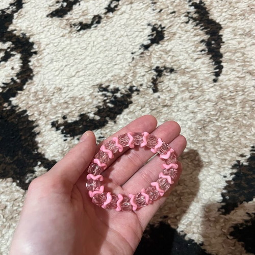 Pink bracelet like new in excellent condition