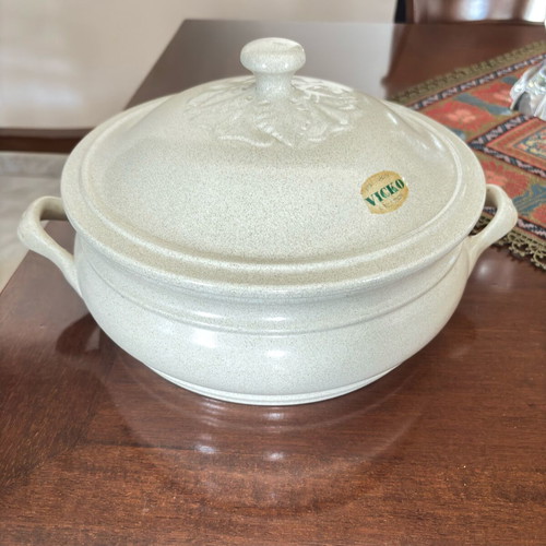 Vicko ceramic casserole like new 24 cm