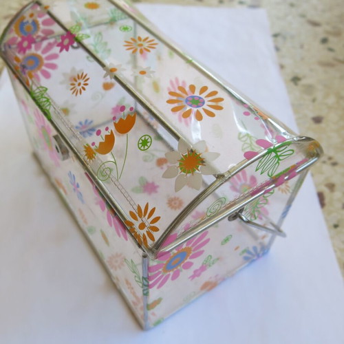 Transparent children's plastic storage box/jewelry box used, multicolored
