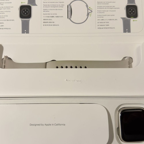 Apple Watch Series 9 45mm Silver like new with accessories