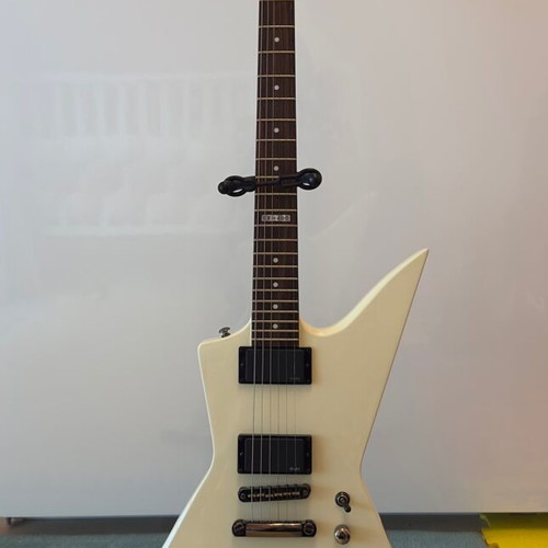 Ηλεκτρική κιθάρα ESP LTD EX-400 σαν καινούργιο με πακέτο Marshall