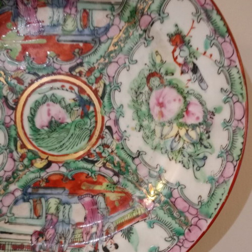 Japanese porcelain decorative plate used