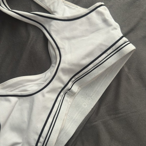 Alo sports bra like new, size S, black and white