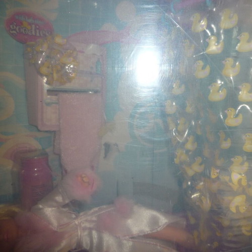 Sindy Petite Bubble Shower rare New Moons 2003 set new