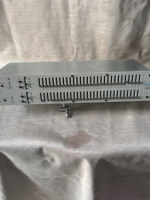 Furman Q-602 Vintage Dual 30-Band Graphic Equalizer used