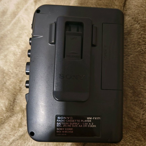 Sony Walkman wm fx171 used, functional am/fm radio and cassette player