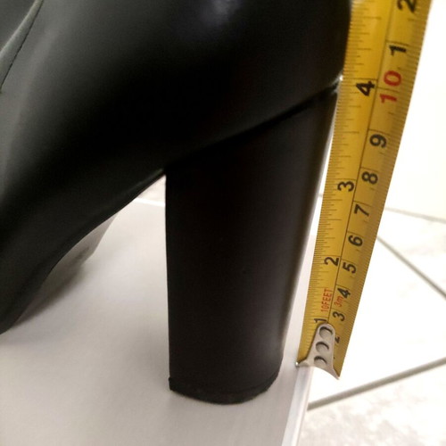 Black ankle boots size 37 like new with zipper