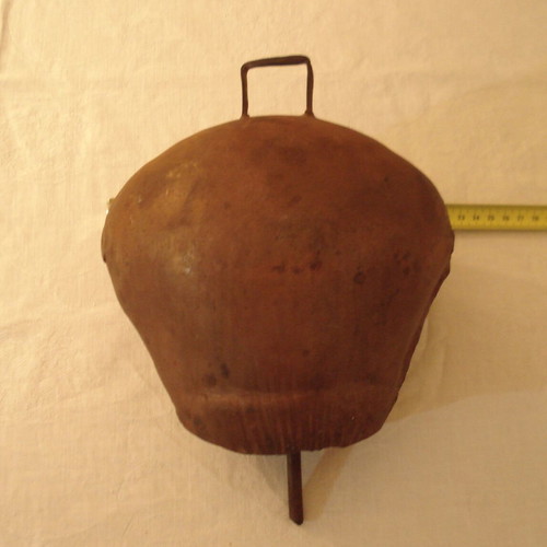 Large bell used, length 21cm, height 25cm, width 13cm