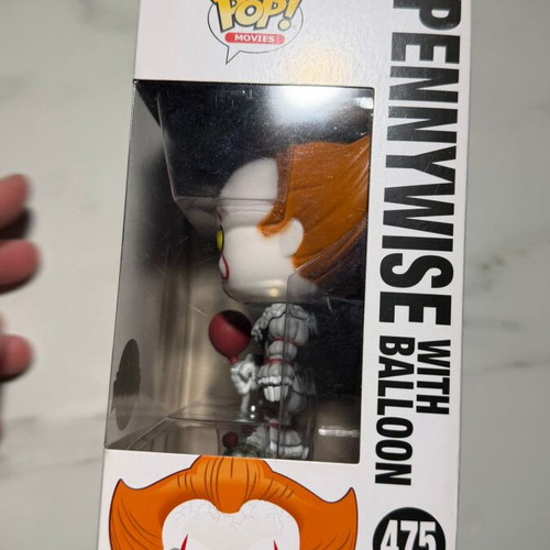 Funko Pop! Movies Pennywise With Balloon #475 new