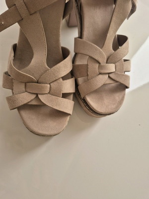 Refresh suede beige sandals like new, 9 cm heel, size 38