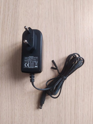 Адаптер 12V 1A модел RD 1201000-C55-HOG като нов