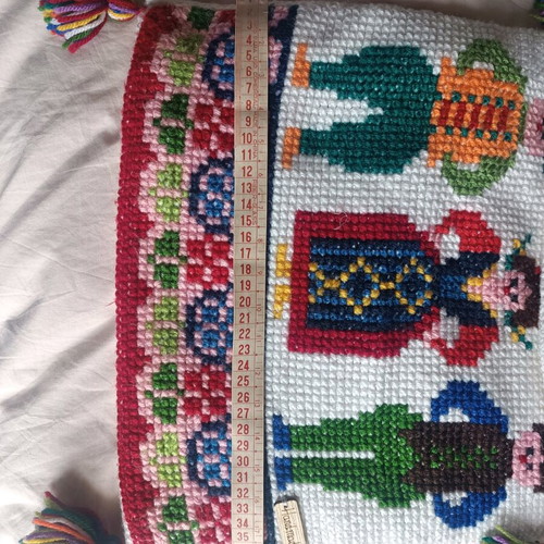 Handmade shoulder bag like new with embroidery and colorful wallet