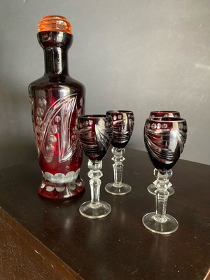 Vintage red glass liquor set like new