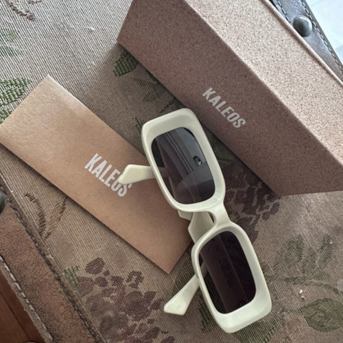 Kaleos Barbarella sunglasses like new, white