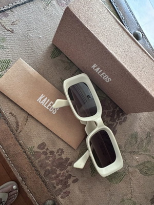 Kaleos Barbarella sunglasses like new, white