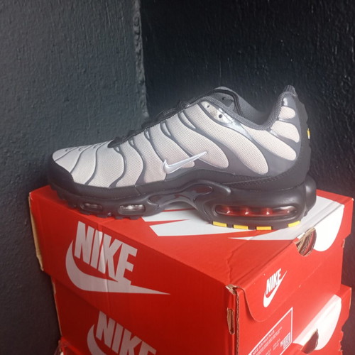 Nike Tn sneakers new, white and pink, athletic style