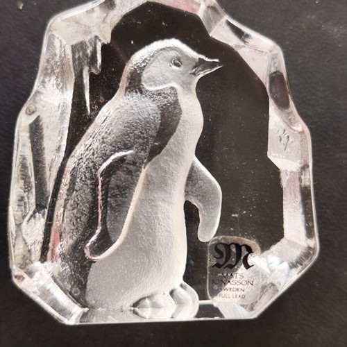 Mats Jonasson Crystal Sculpture Penguin like new