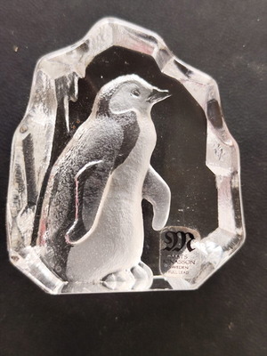 Mats Jonasson Crystal Sculpture Penguin like new