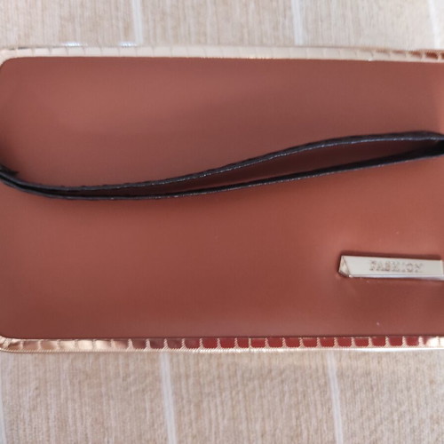 Wallet set with 1 external and 5 internal compartments, beige and brown