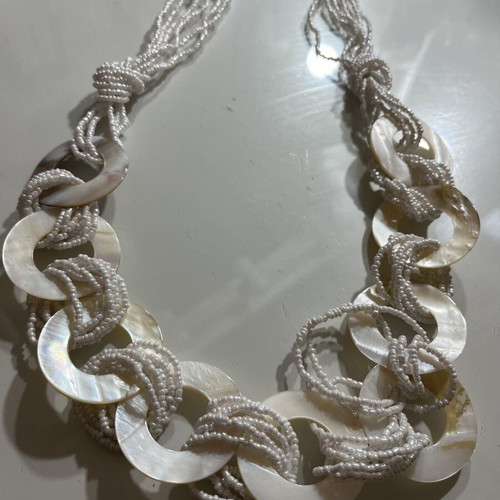 Necklace white summer like new with tag