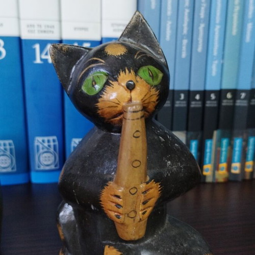 Wooden cats like new 15cm
