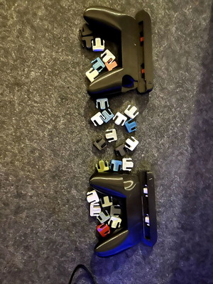 Nintendo Switch controller grip set καινούργιο με 2 grip και 4 χρωματιστά button