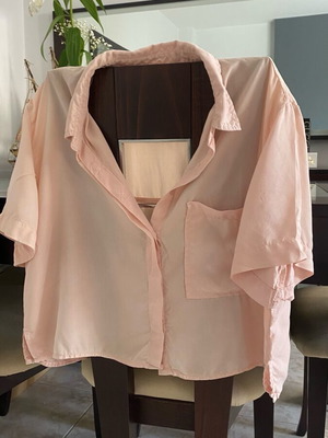 Bershka L cropped women's shirt used, soft salmon color