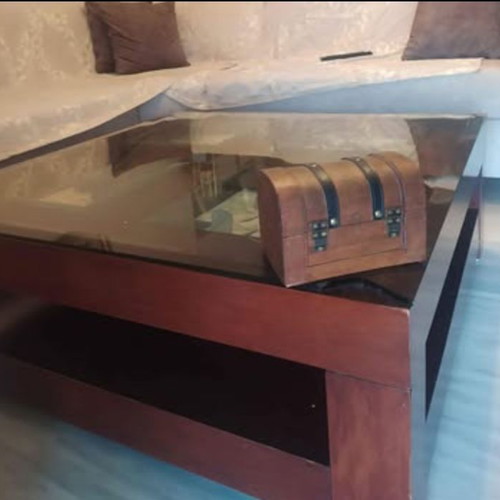 Coffee table like new 1.04x1.04 m