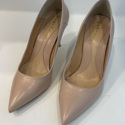 Beatris beige pumps used, size 39, with internal wear