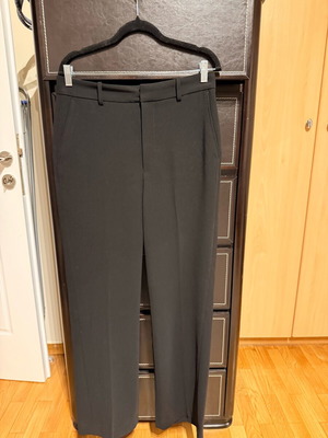 Zara black pants straight fit worn once