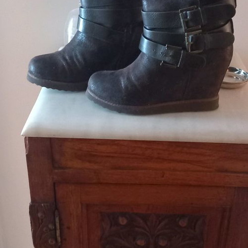 Leather boots with fur size 38 in excellent condition