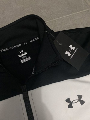 Under Armour jacket Medium new