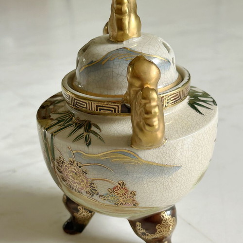 Japanese Kutani incense burner used with Foo Dogs hand-painted vintage large