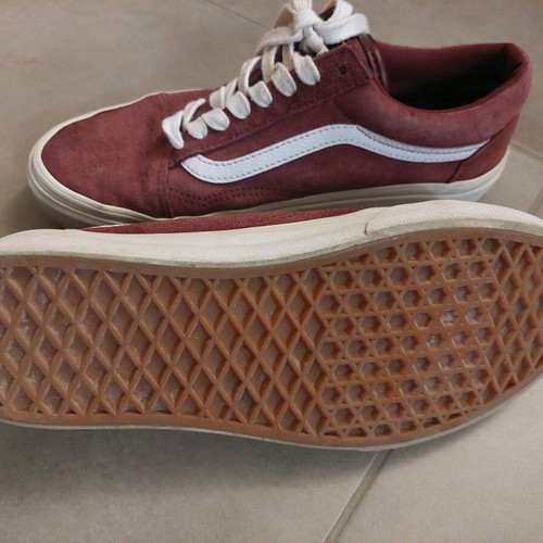 Vans burgundy suede athletic shoes used, size 38.5