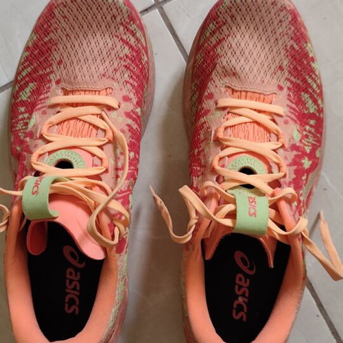 Asics Noosa Tri 16 Athletic Shoes size 44 like new, yellow and orange