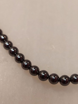 HEMATITE NECKLACE - SMALL PEARL