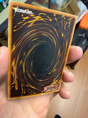 Yu gi oh Shadow spell χρυσή κάρτα σαν καινούργιο