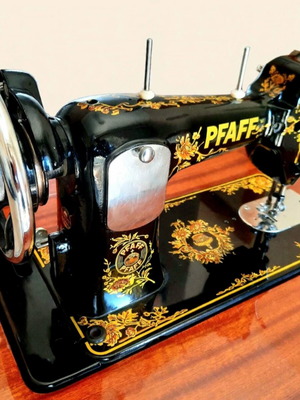 Pfaff 50 antique sewing machine with cabinet, fully functional