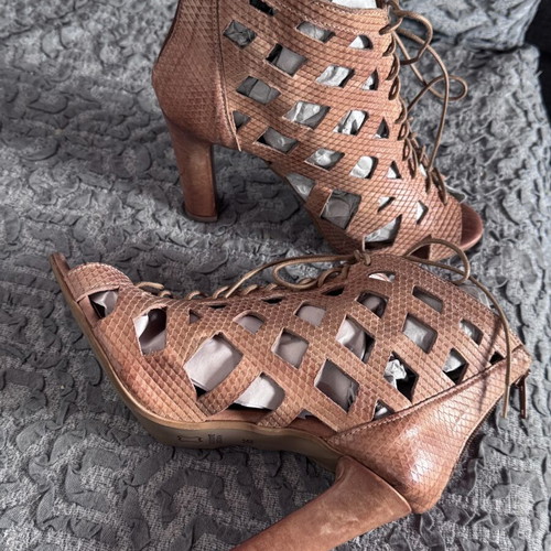Leather lace-up heels Artisan used, beige, size 36, cut-out design