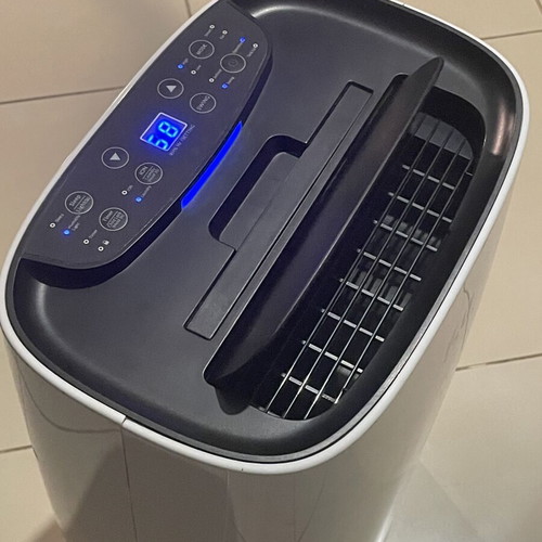 F&U FDE-1243 Dehumidifier 12L with Ionizer like new