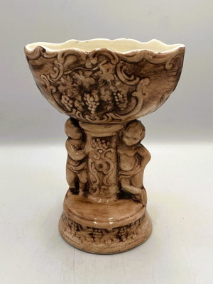 Jardiniere "The Harvest of Putti" Royal Wessex like new