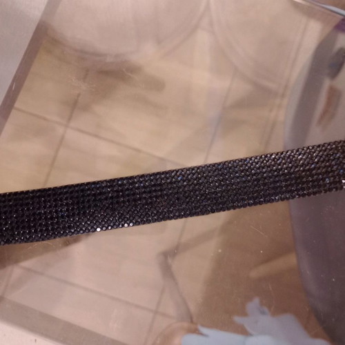 Black bracelet full of strass new with magnetic clasp