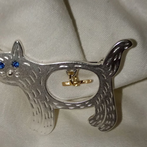 Cat Brooch new with fish charm, silver and gold, blue crystals