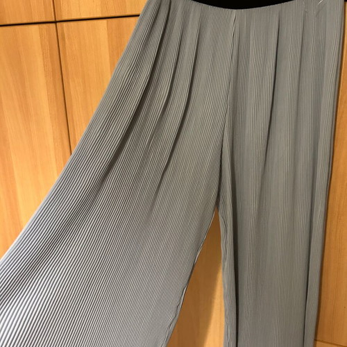 Zara pleated turquoise crop pants new, size L