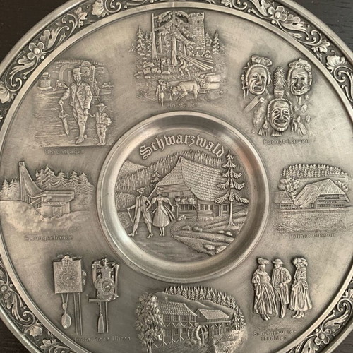 German decorative wall plates handmade like new, pewter