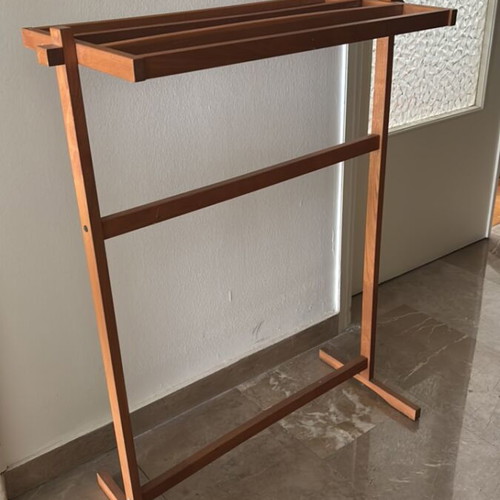 Towel Rack wooden, like new, 90 cm height, 30 cm base width