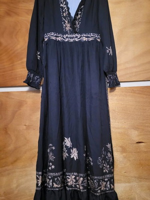 Long dress spring black new, size Small